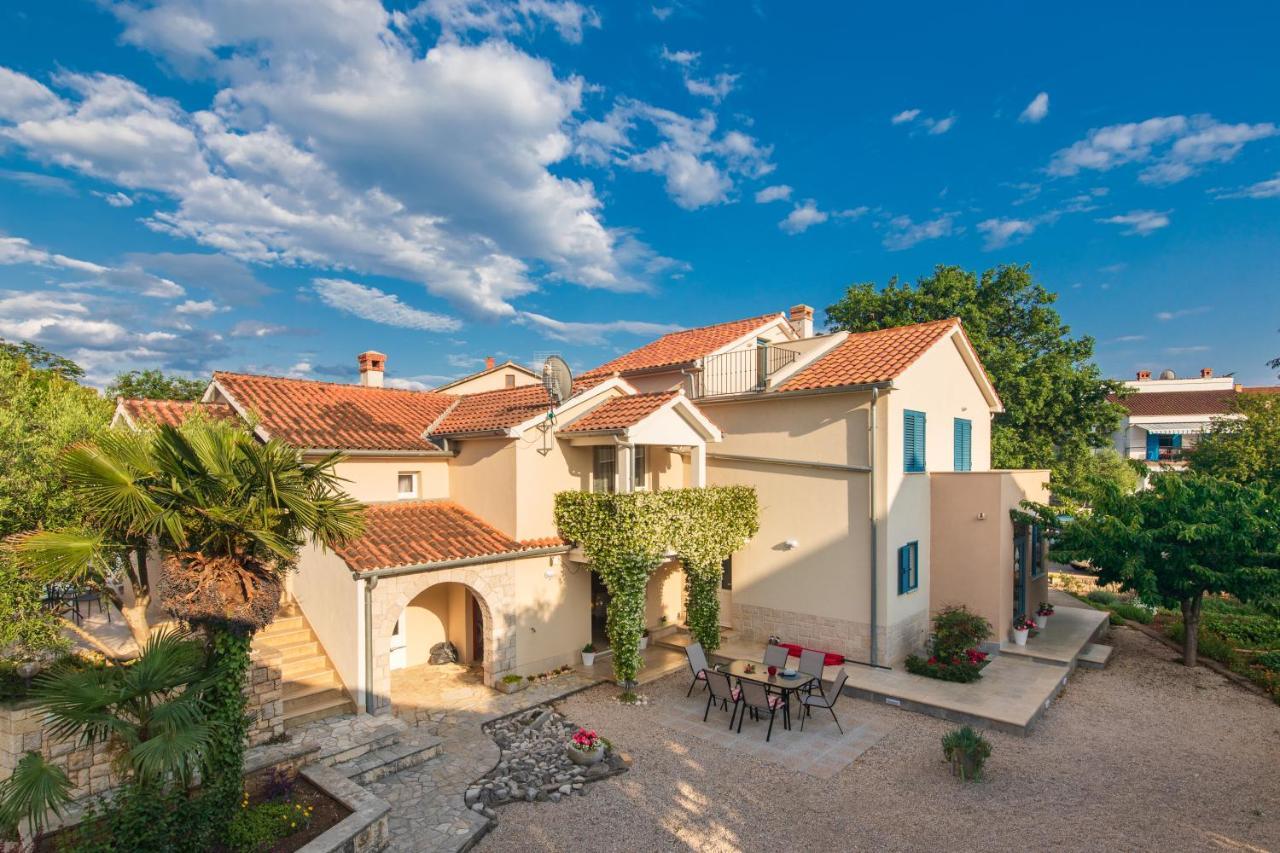 Apartman Ivona Malinska Exterior foto