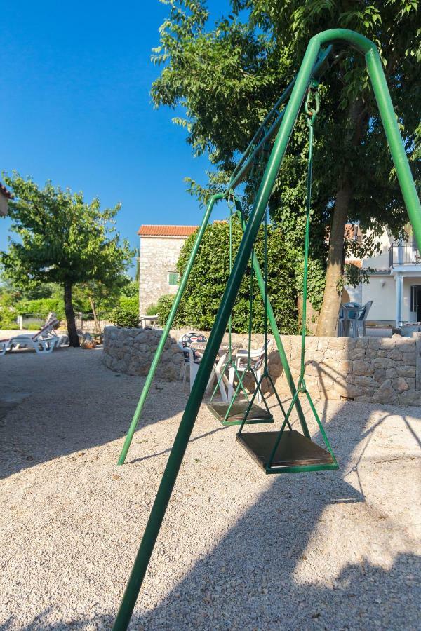 Apartman Ivona Malinska Exterior foto