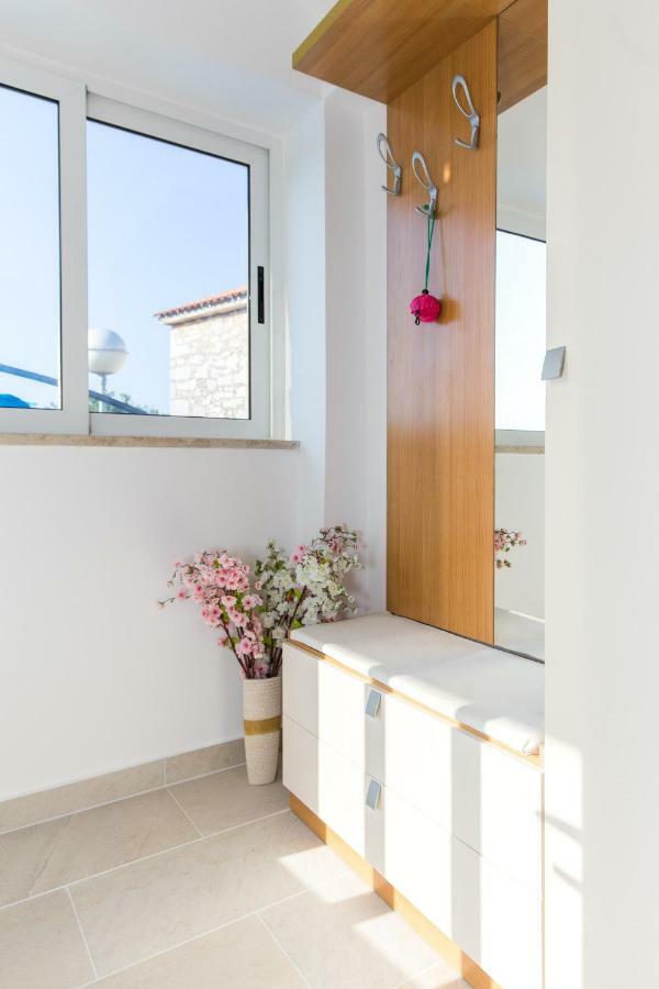 Apartman Ivona Malinska Exterior foto