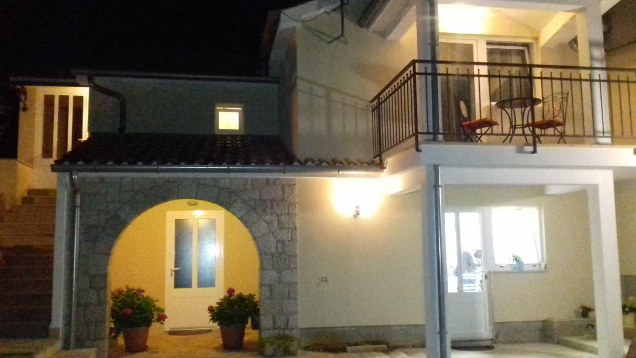 Apartman Ivona Malinska Exterior foto