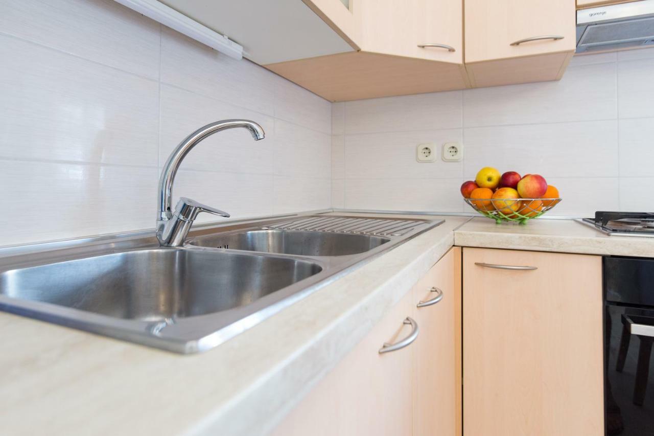 Apartman Ivona Malinska Exterior foto
